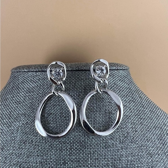 Bohemian Geometric Sheild Piered Chain Hoop  Earrings Silver  New - Picture 2 of 3